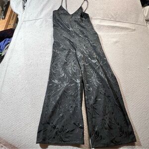 Leith Women’s Black Wide Leg Damask Pattern Jumpsuit Size Small EUC